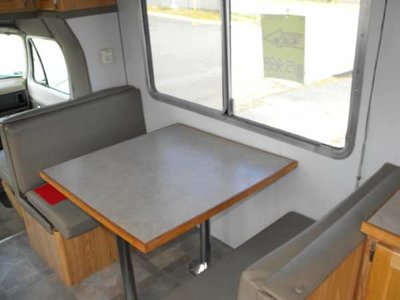 dinette.jpg