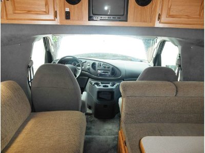 saloon fwd.jpg